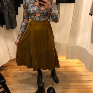 ♥️TOMORROWLAND RICH MUSTARD VELVET SKIRT 34